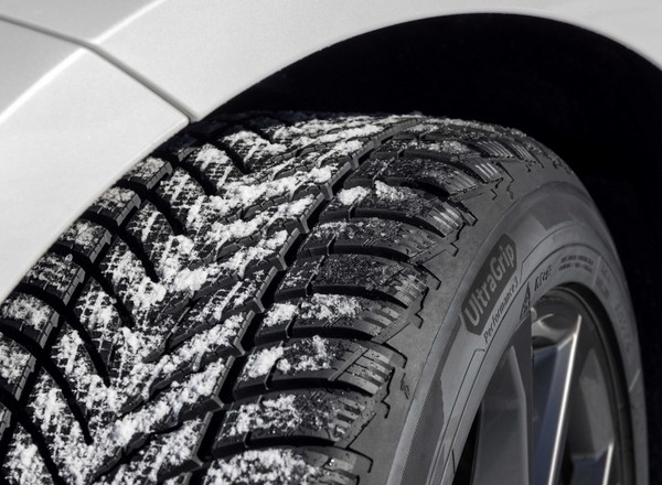 Czy w zimowych oponach należy obniżyć ciśnienie powietrza? Jest jeden szkodliwy mit