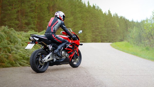 Motocyklista (zdjęcie ilustracyjne)