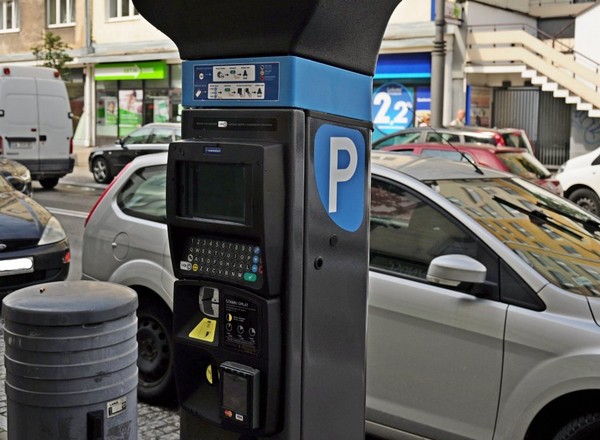 Zimowy absurd w Gdyni. Kierowcy opłacili postój, a i tak dostali mandaty