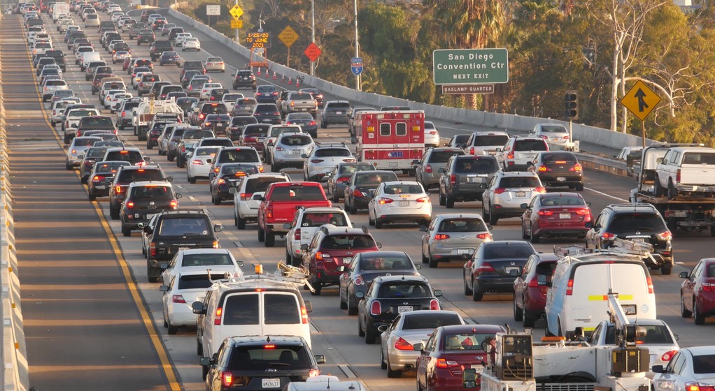 Zakorkowana autostrada w San Diego (Kalifornia)