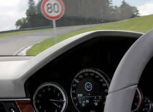 Obowiązkowy ogranicznik prędkości w nowych autach już za rok - brzęczyk czy coś więcej?