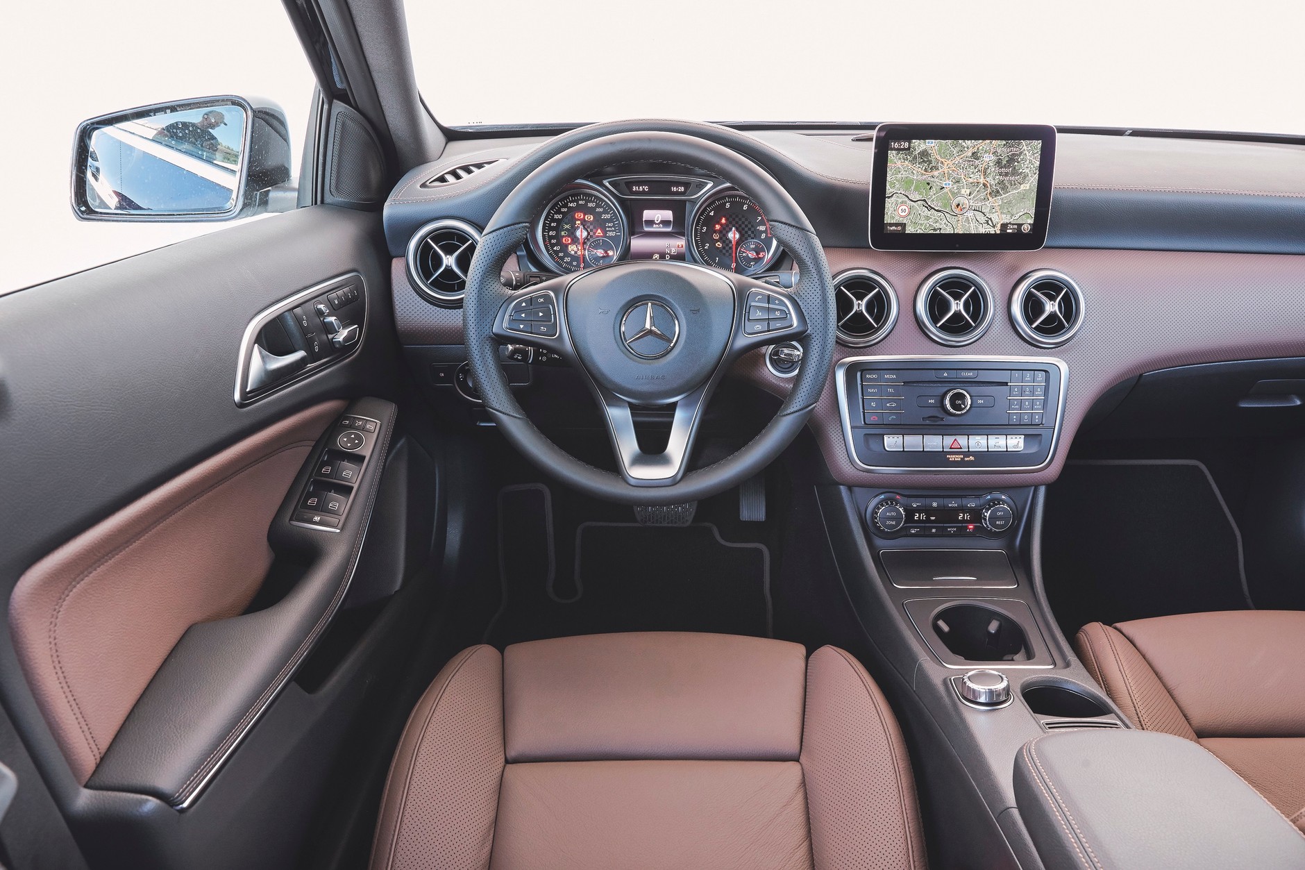 Galeria - Audi A3 1.0 TFSI kontra Mercedes A180