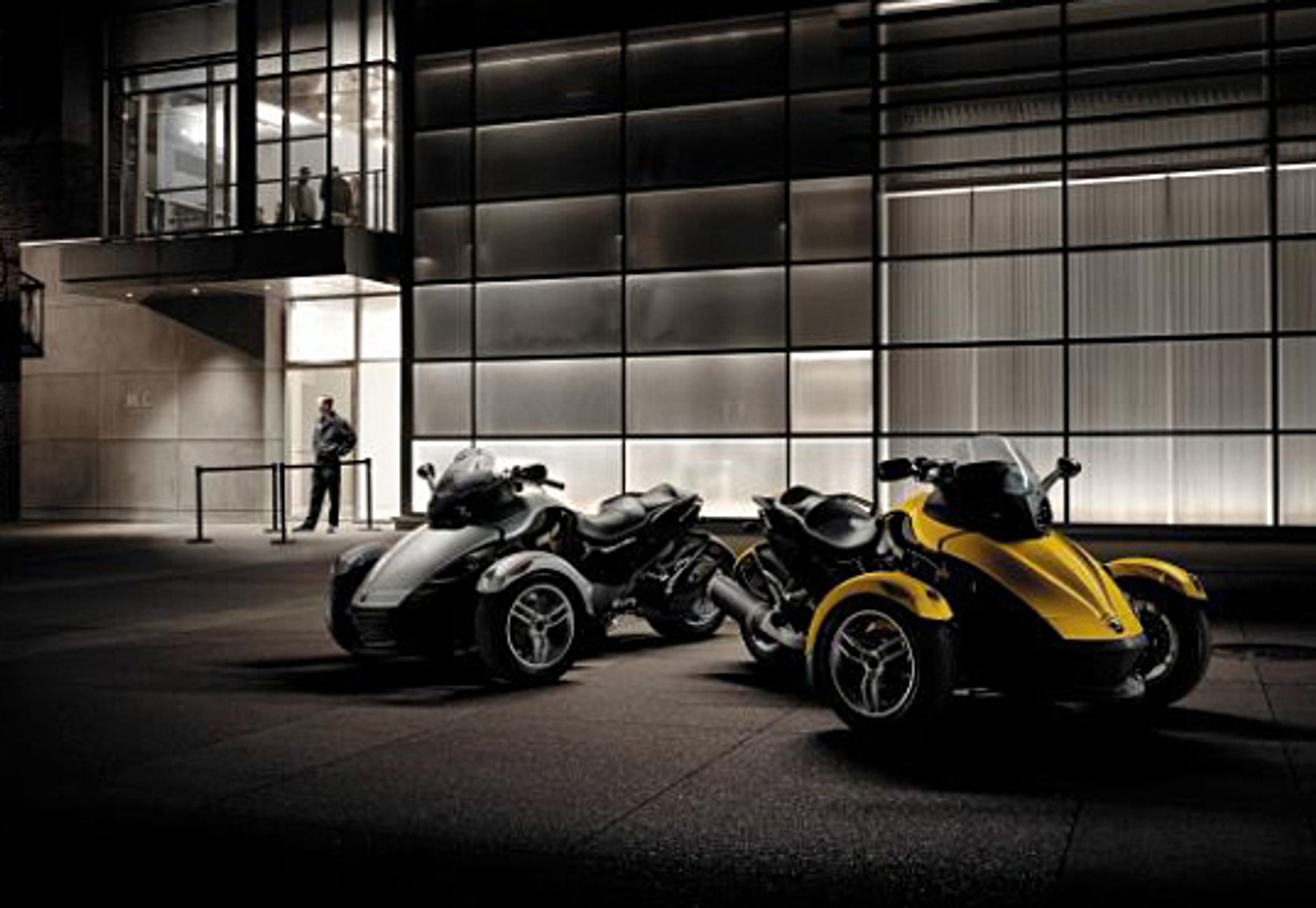 BRP Can-Am Spyder: nowy rozmiar roadstera