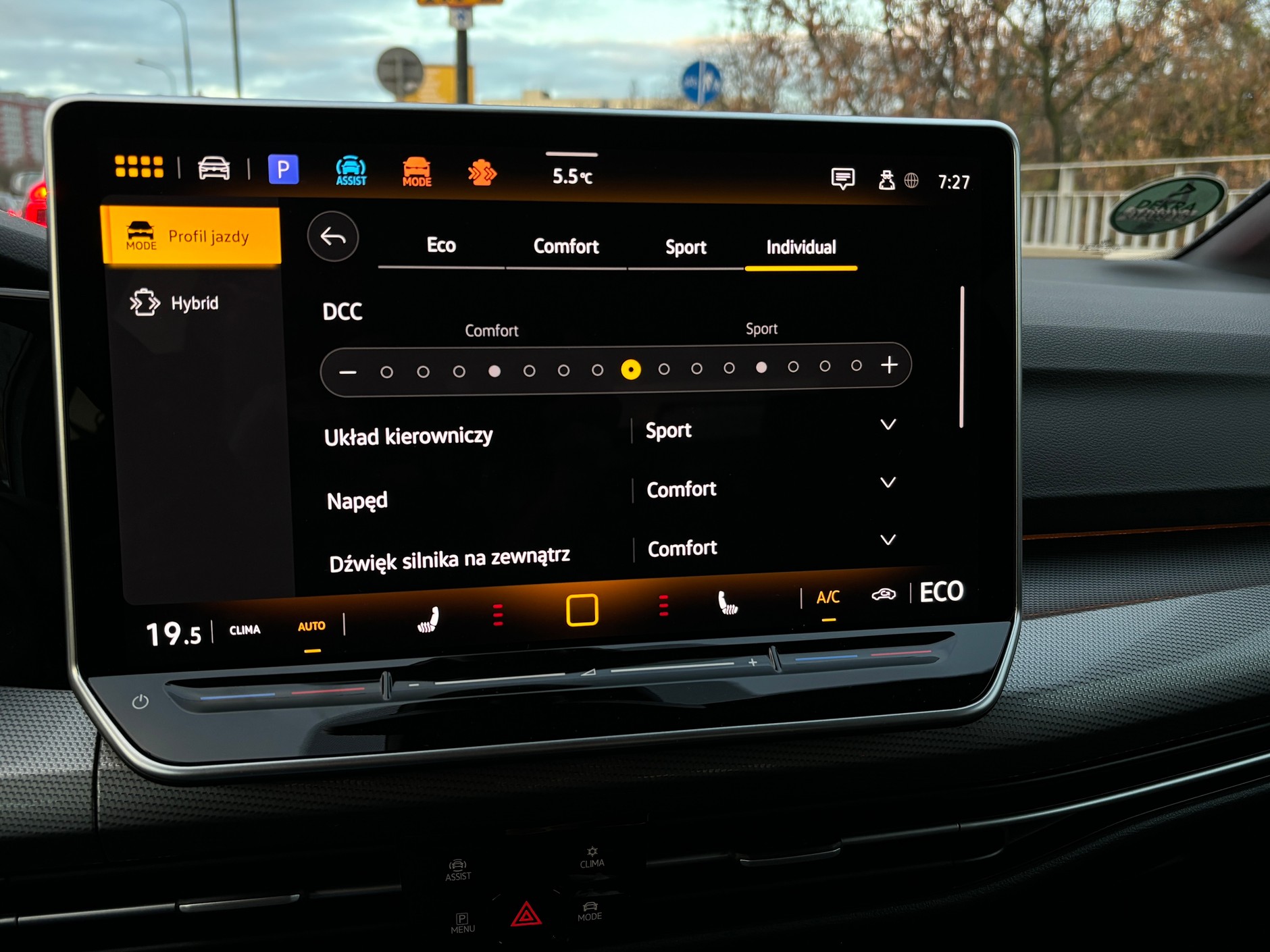 Volkswagen Golf z elektronicznie sterowanym zawieszeniem DCC