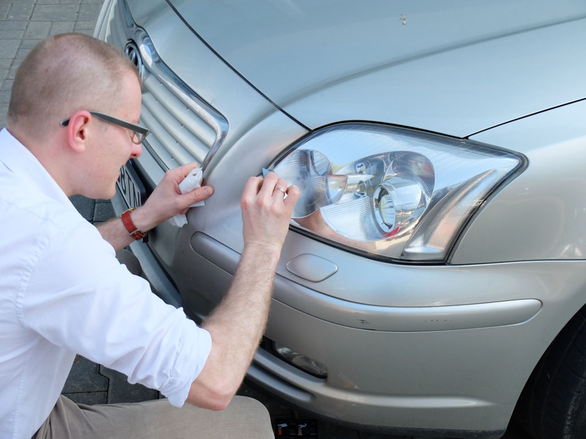 Jak odnowić reflektory z poliwęglanu?