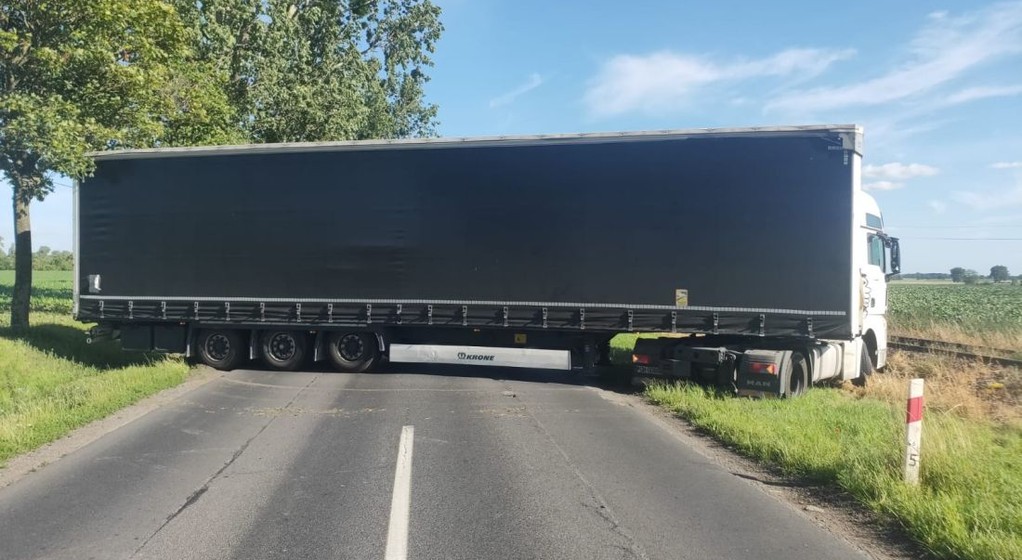 Zablokował ciężarówka drogę wojewódzką nr 412