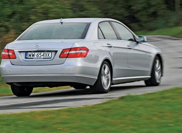 Lepszy używany Mercedes czy Lexus? Jeden dostał piątkę, a to bardzo rzadkie przy tych rocznikach