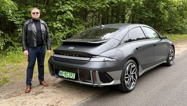 Hyundai Ioniq 6 wygląda jak z innego wymiaru. Czy tak samo się nim jeździ? Sprawdziłem