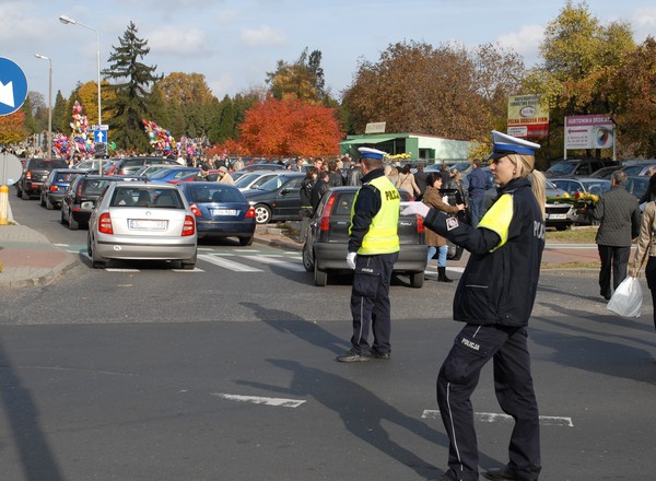 Jak czytać gesty policjantów kierujących ruchem?