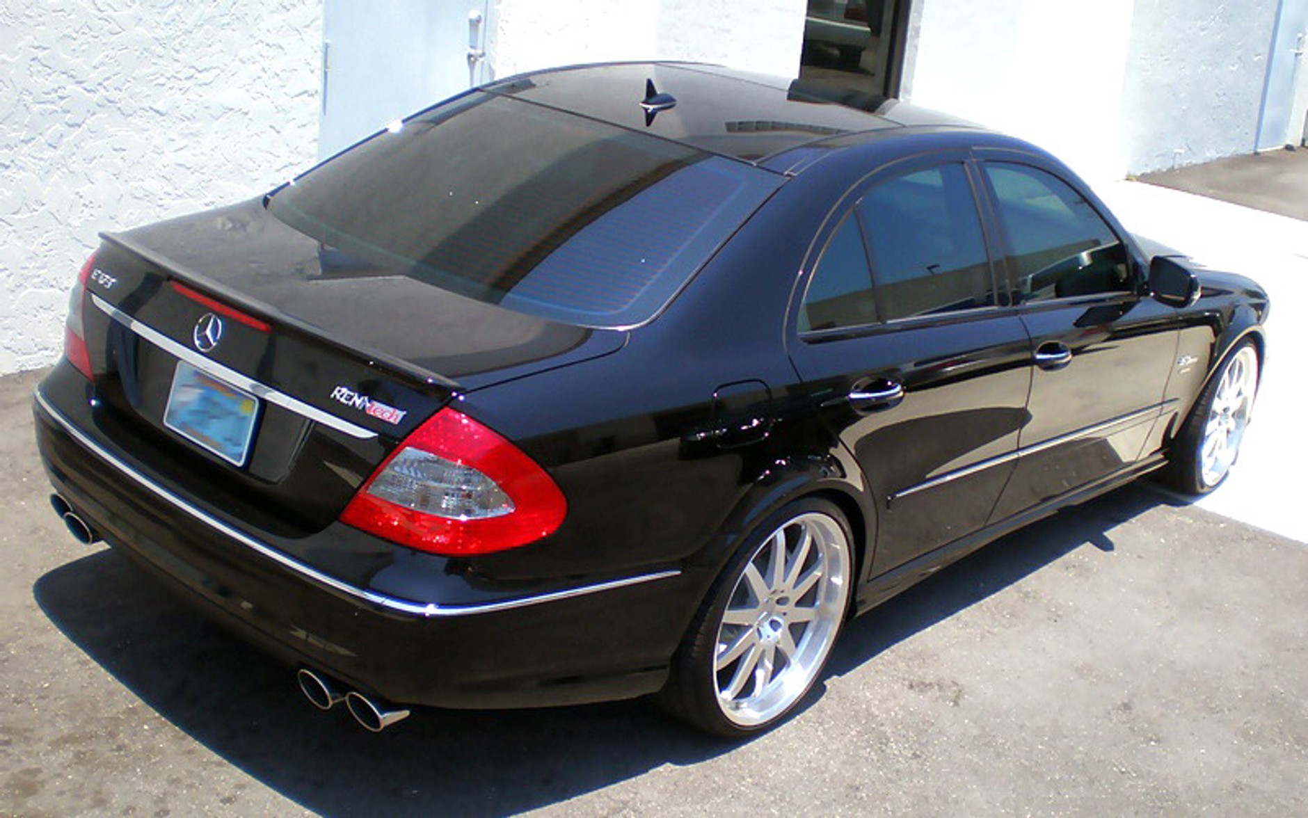 RENNtech 63 AMG – zastrzyk mocy dla topowej jednostki