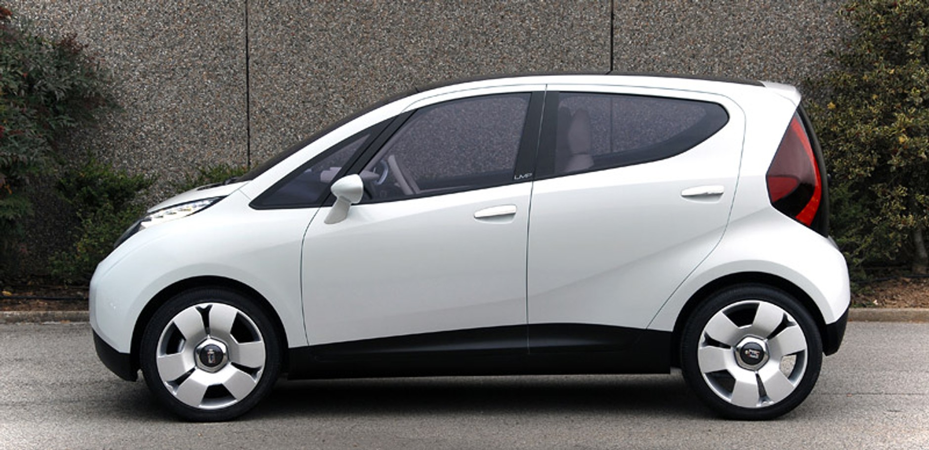 Paryż 2008: Pininfarina B0 – studium nowego elektromobilu