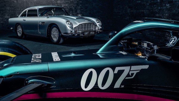 AMR21 na międzypokoleniowym spotkaniu z DB5