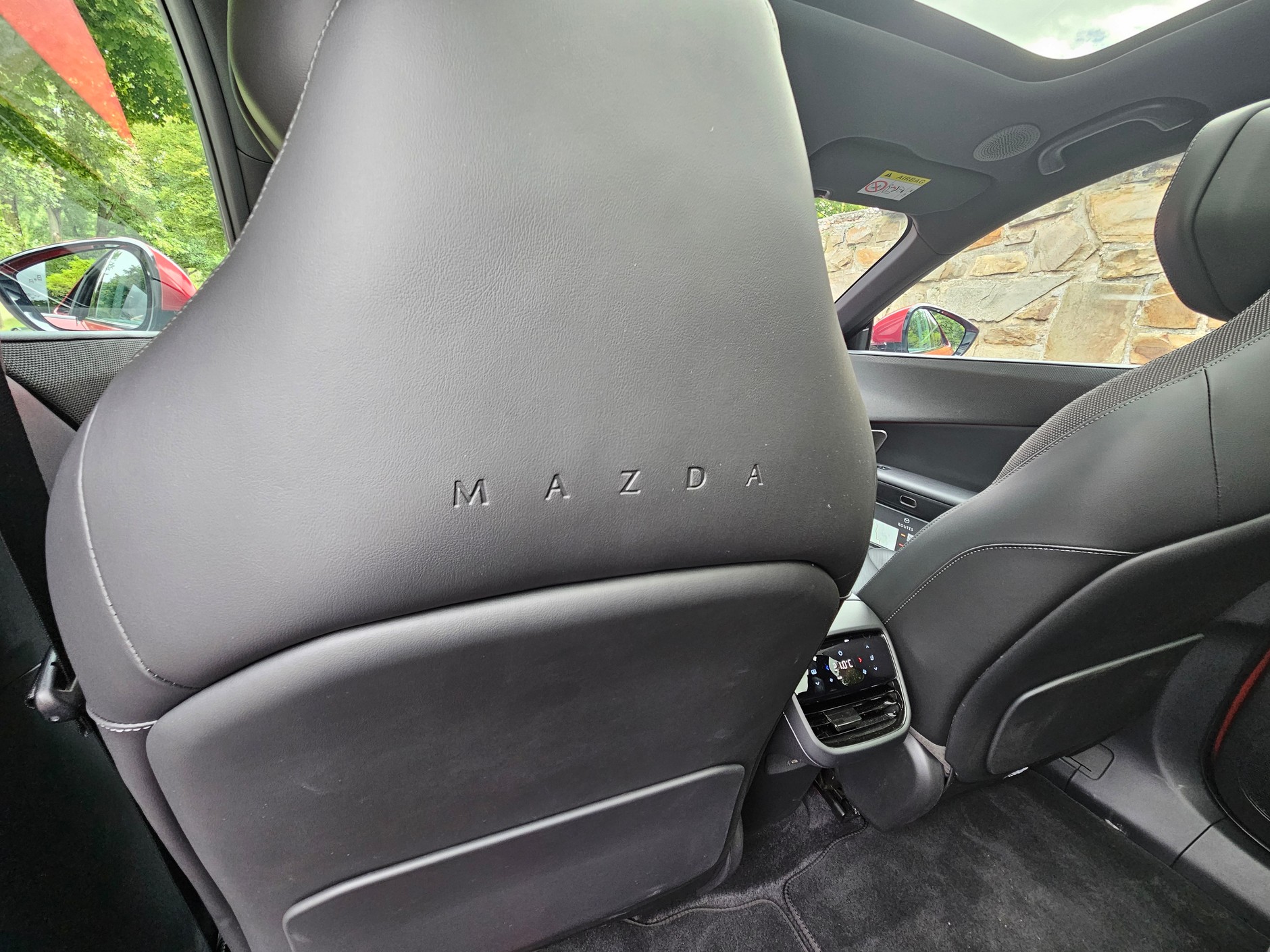 Mazda CX-6e 