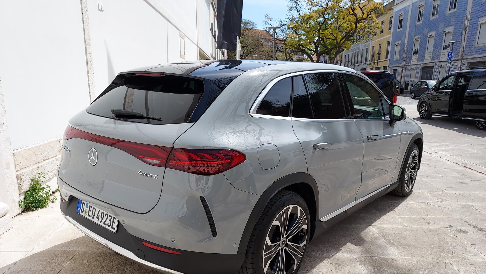 Mercedes EQE SUV