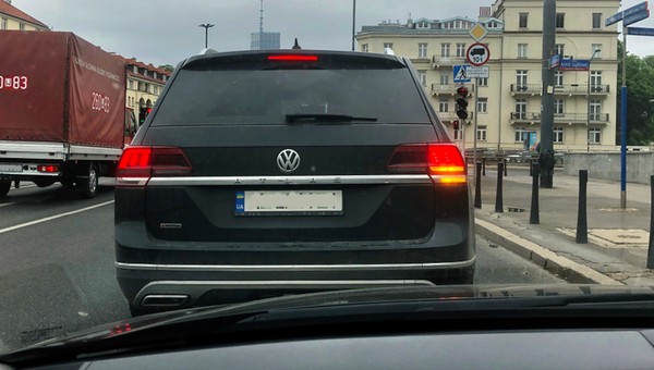 Tajemnicze auta na ukraińskich rejestracjach. Co to za modele?