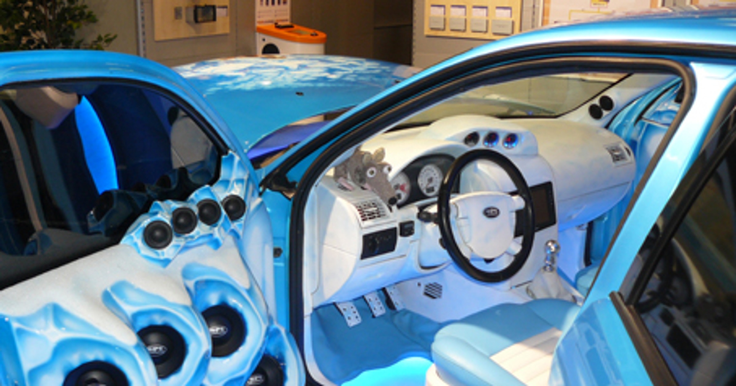 Car Audio: Multimedia w czasach kryzysu
