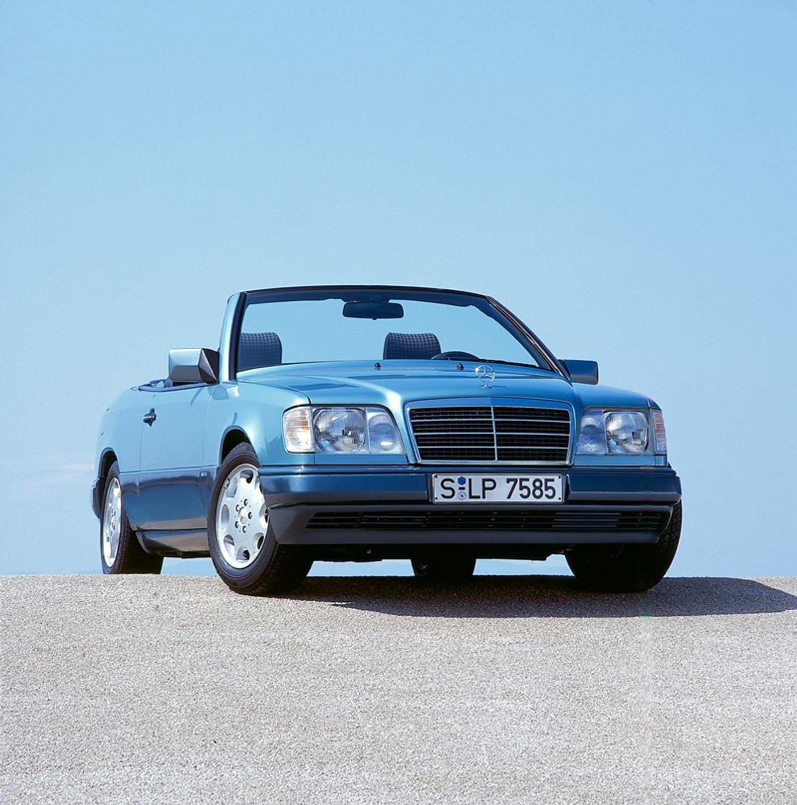 Mercedes W124 Cabrio – z pięknem trzeba obcować