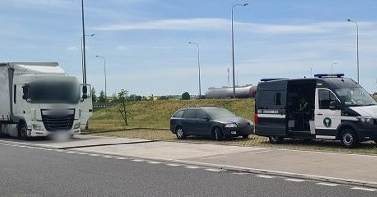 Kierowca ciężarówki jechał za szybko