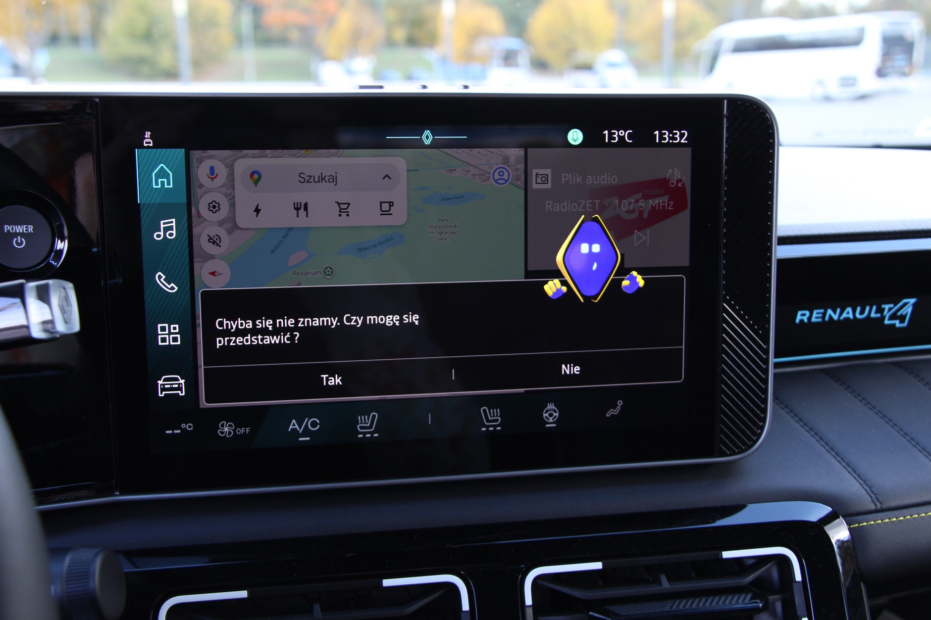 Renault 4 E-Tech Iconic