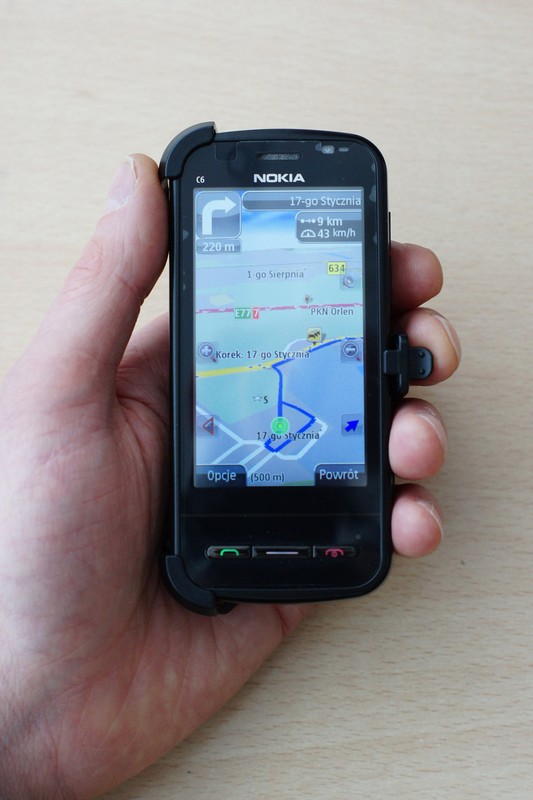 Nawigacja w telefonie? Sprawdziliśmy, która jest najlepsza