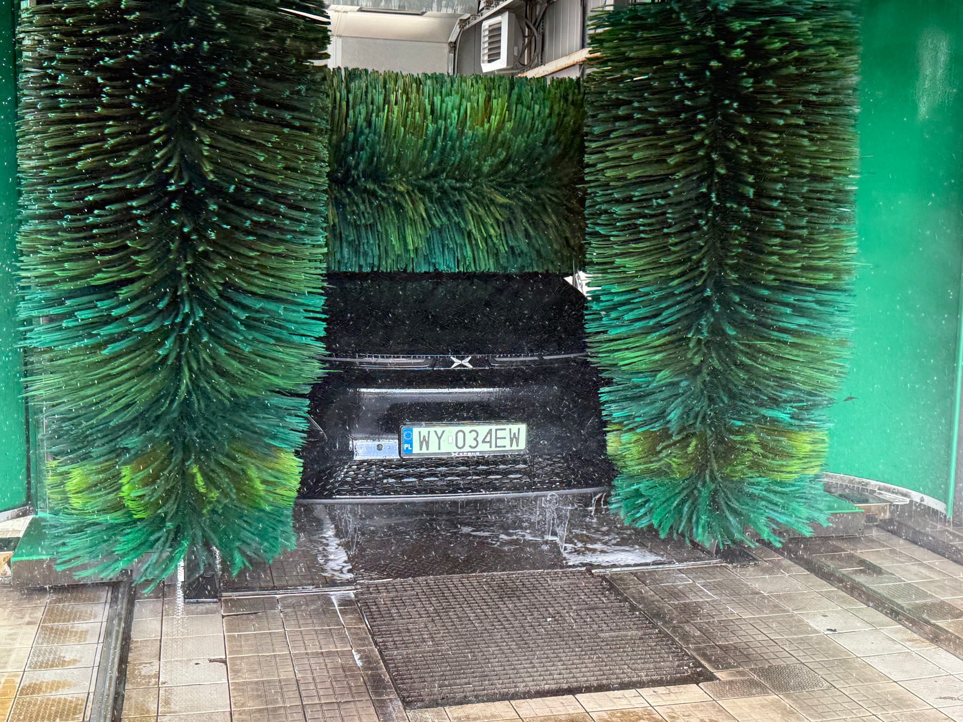 Mycie samochodu na myjni automatycznej