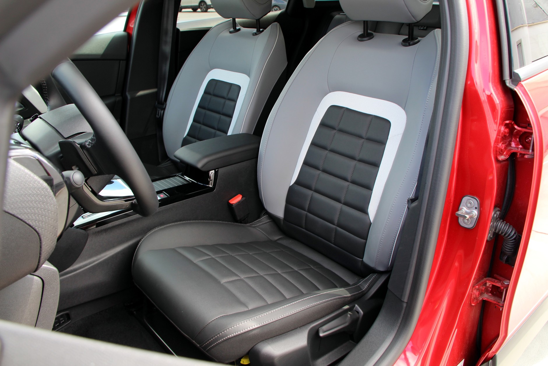 Citroen C4 Hybrid Max