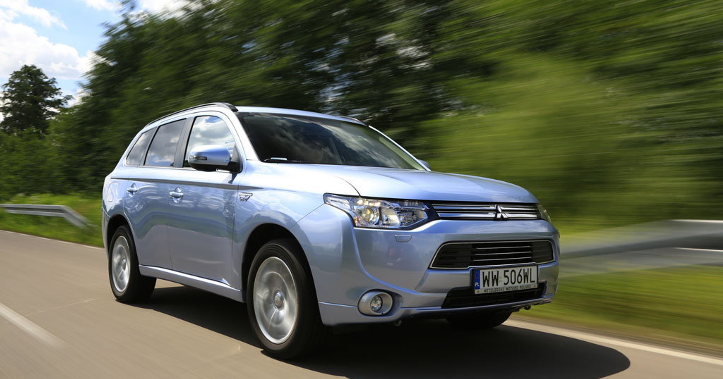 Wygodny SUV pod napięciem - Mitsubishi Outlander PHEV