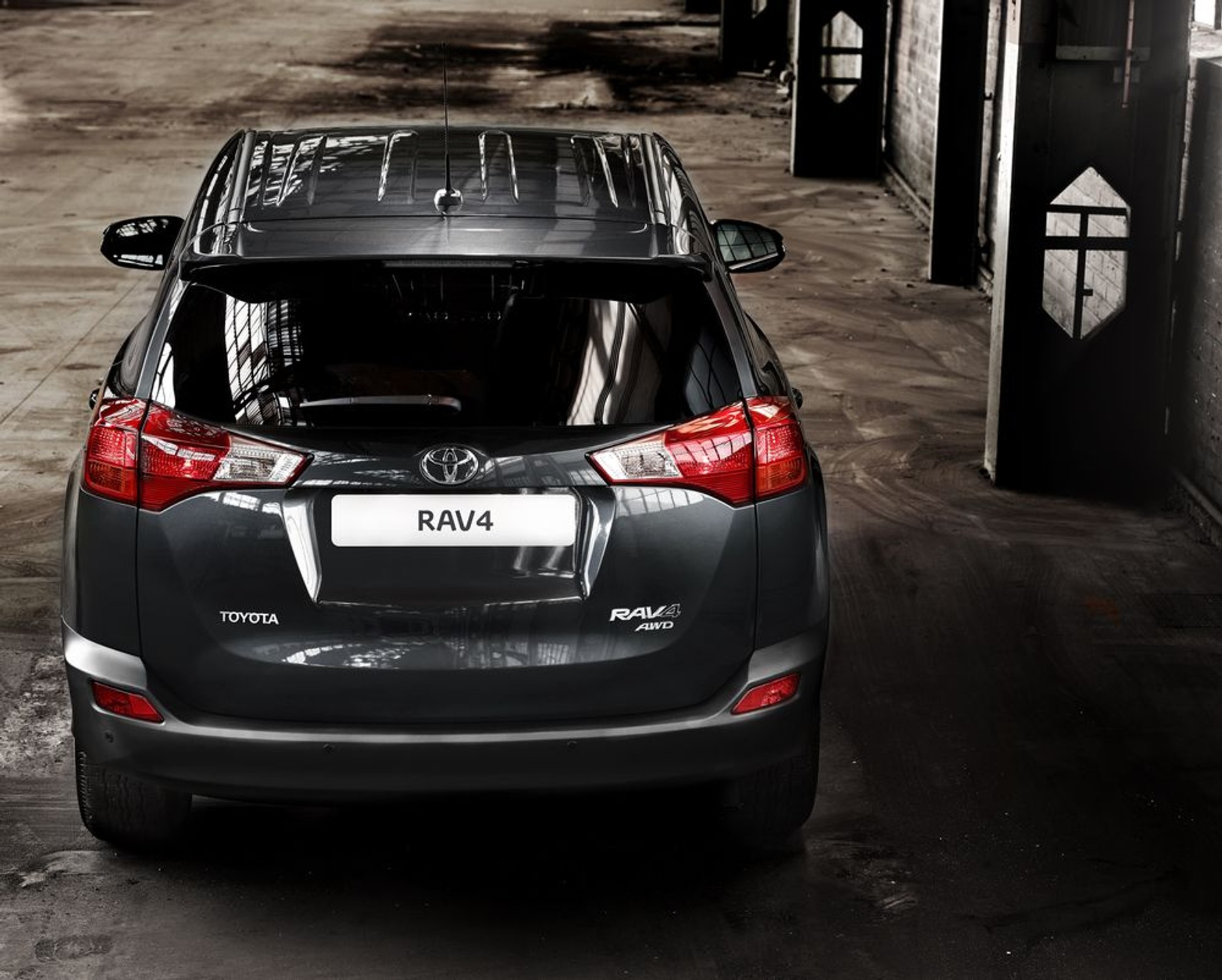 Czwarta generacja Toyoty RAV4 zadebiutowała w Los Angeles