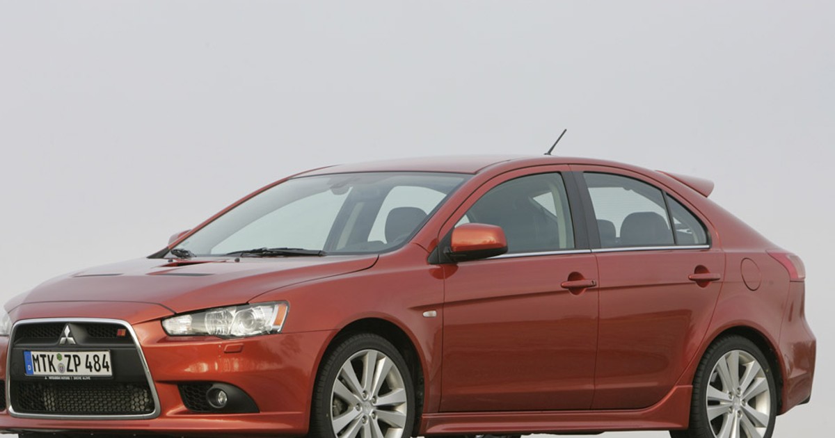 Kosztowne Mitsubishi, tanie BMW: kto ma najdroższe części? 