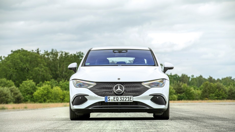 Mercedes EQE 350+ (2022)