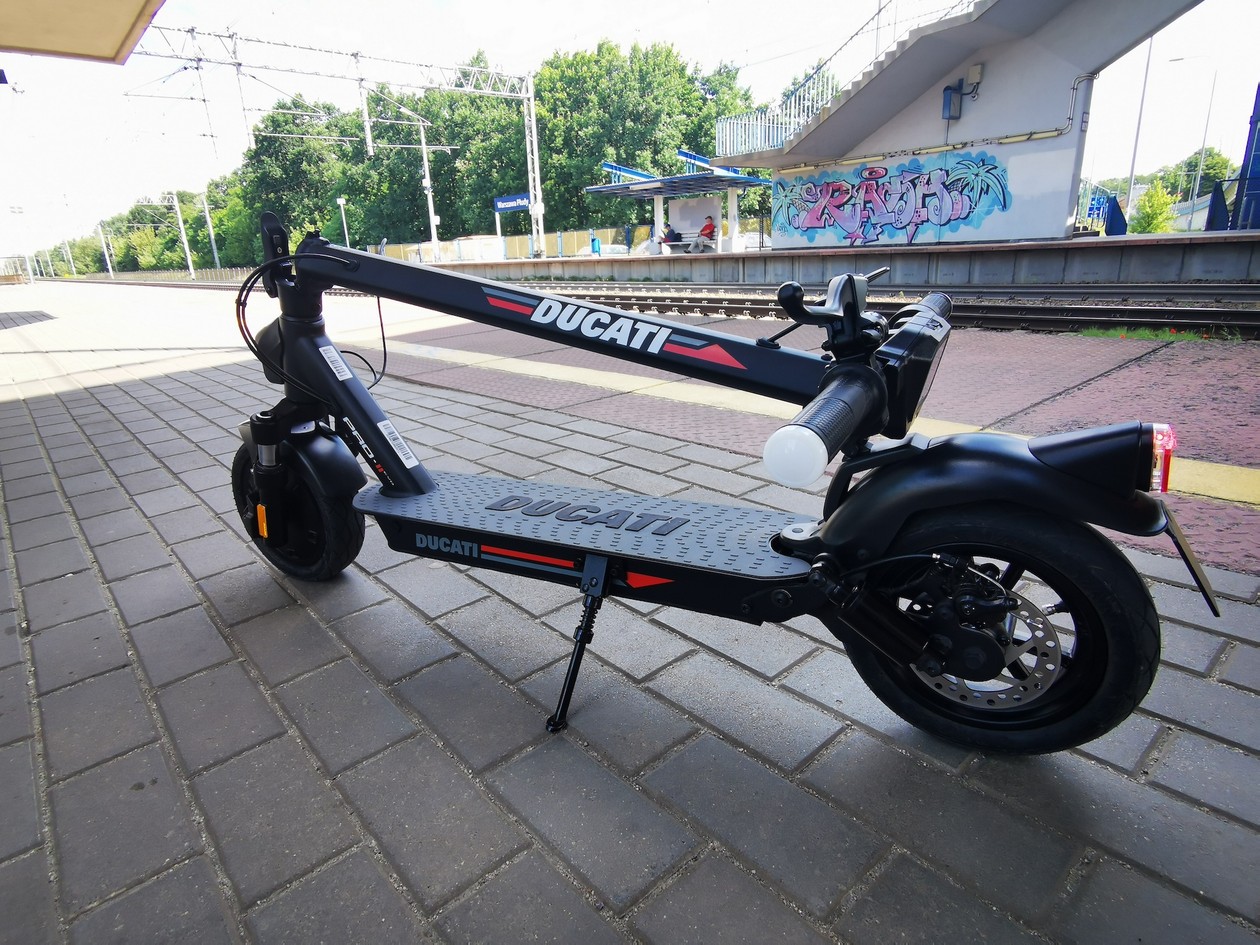 Ducati Pro II Evo w postaci złożonej