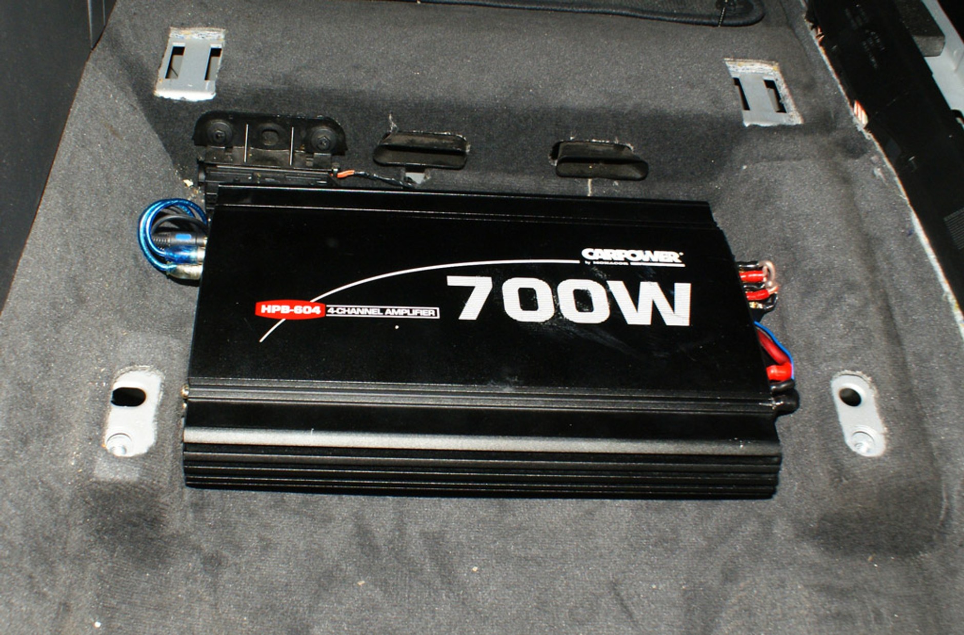 Radzimy jak zamontować wzmacniacz