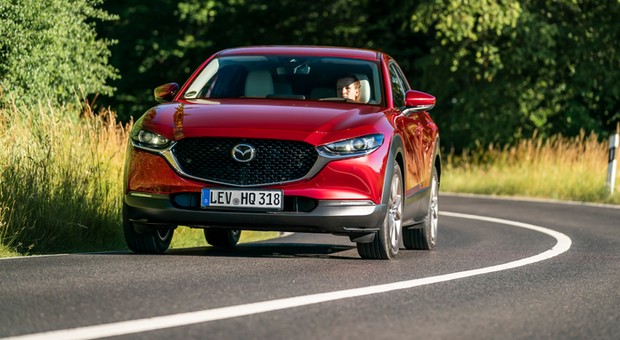 Mazda CX-30 - długa maska w modzie | TEST