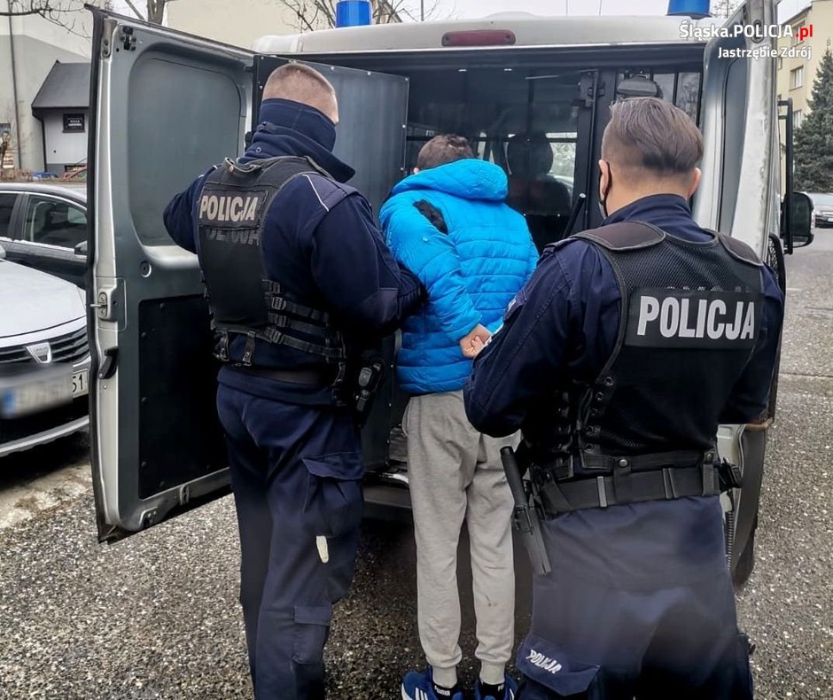 Uciekał Audi przed policją przez kilkanaście km. Ponad 32,5 tys. zł grzywny