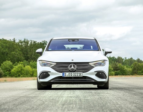 Mercedes EQE 350+ (2022)