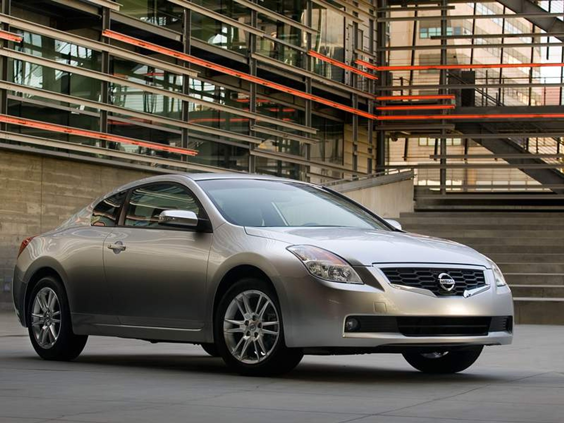 Nissan Altima Coupe – elegancki Japończyk dla Amerykanów