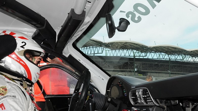 Wyścigi: mocniejszym Porsche na torze w Poznaniu