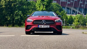 Mercedes E 300 Coupe - podróżowanie z klasą