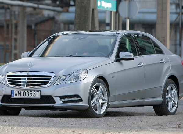 Mercedes E 500: rasowa limuzyna