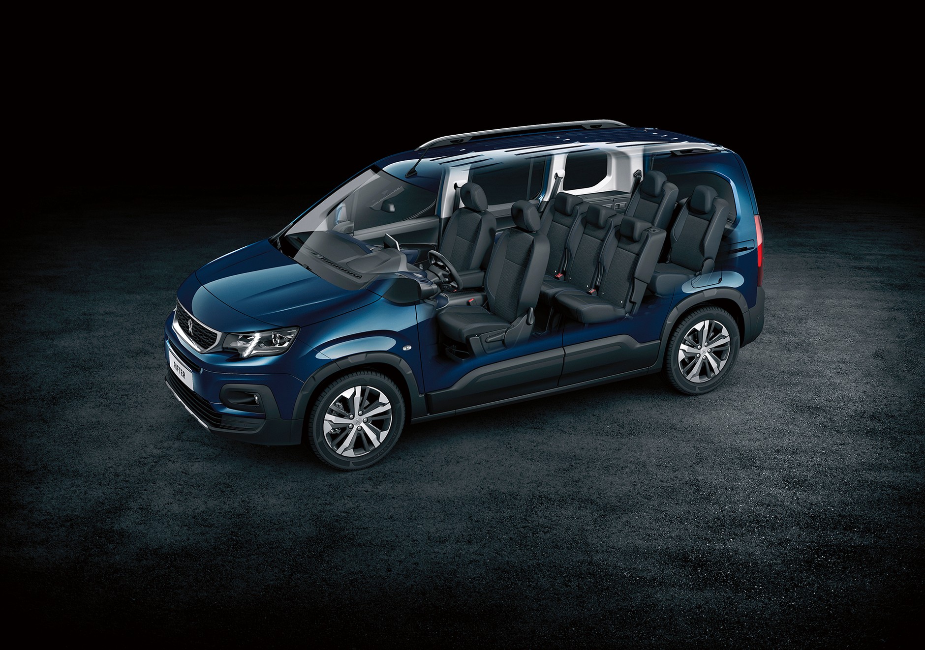 Peugeot Rifter - 3 rzędy foteli będą dostępne w obu długościach nadwozia