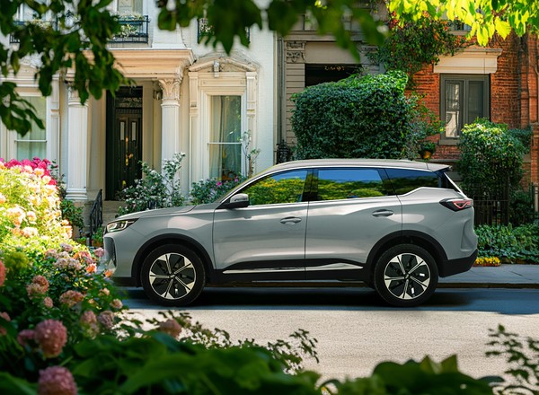 Chery Tiggo 7 nadjeżdża i chce powalczyć z ulubionym chińskim autem Polaków, czyli MG HS