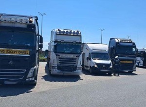 Inspektorzy ITD skontrolowali cztery zagraniczne ciężarówki. Żadna nie ruszyła dalej