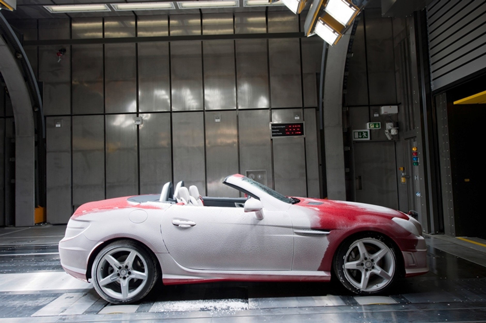 Mercedes igra z pogodą i chcę wygrać z brudem