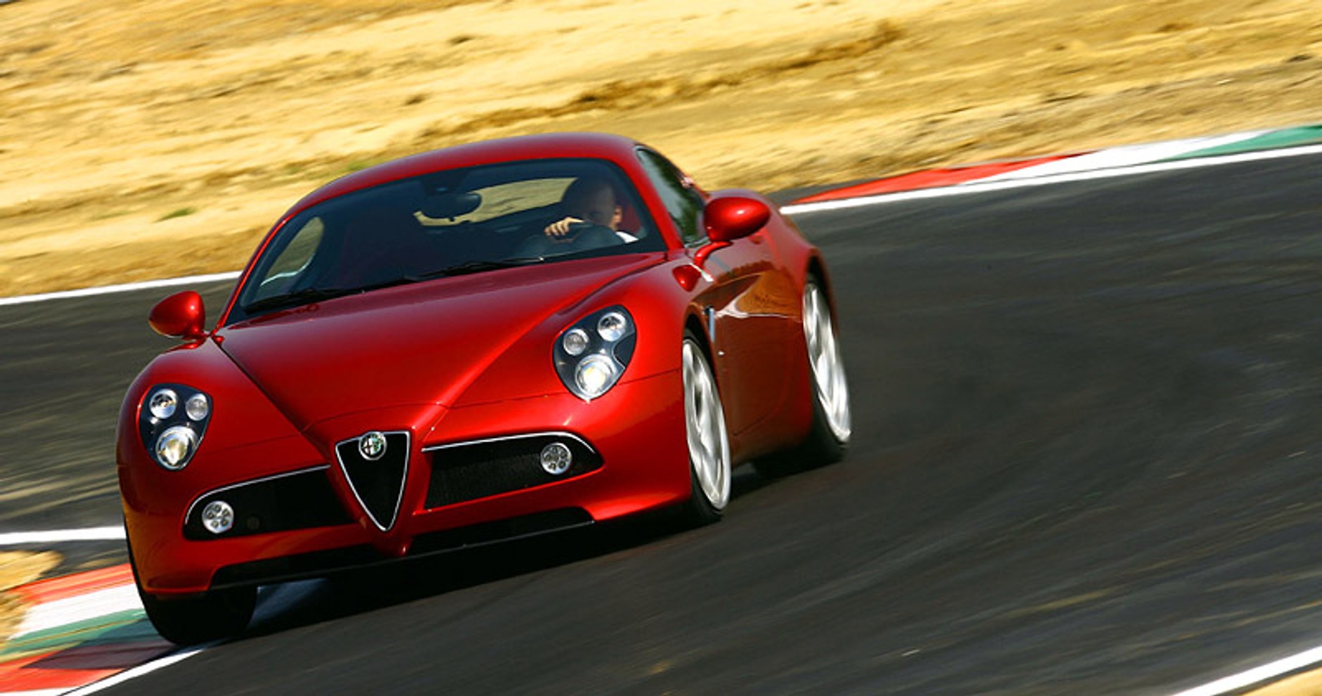 Alfa Romeo 8C Competizione GTA – premiera w czerwcu 2010