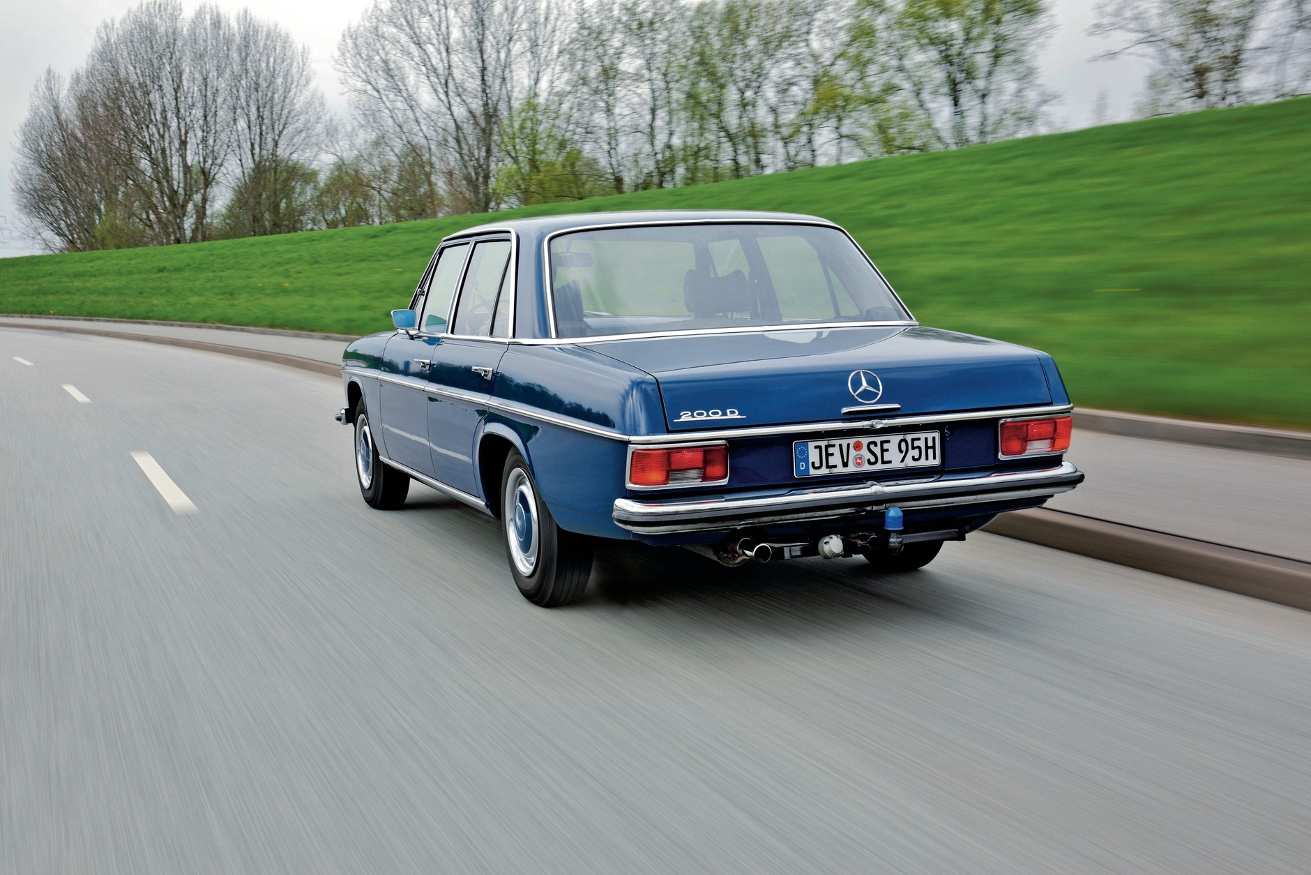 Mercedes-Benz W115 200 D