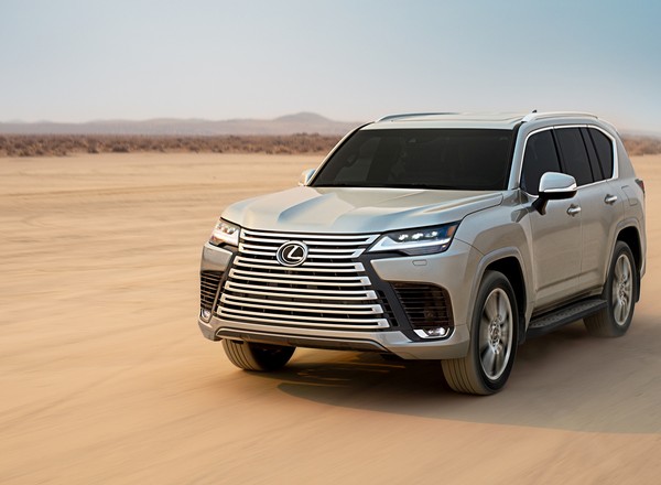 Lexus LX na nowo. Terenówka po królewsku