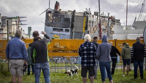 Czy da się uratować część samochodów ze spalonego statku? Nowe informacje