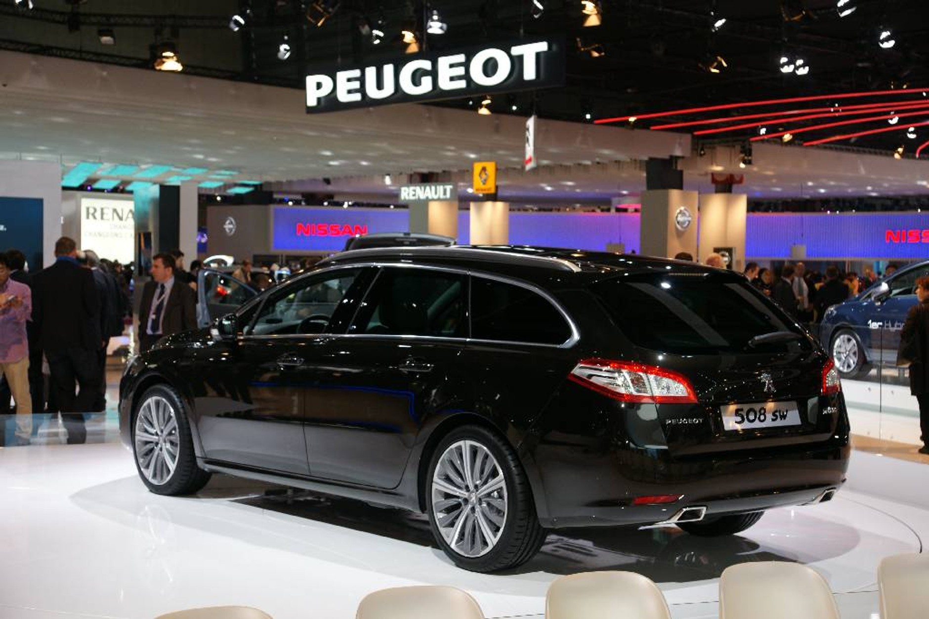 Paryż 2010: relacja z dnia prasowego (galeria 1.)