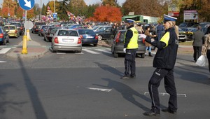 Jedziesz na Wszystkich Świętych - radzimy jak sprawdzić auto?
