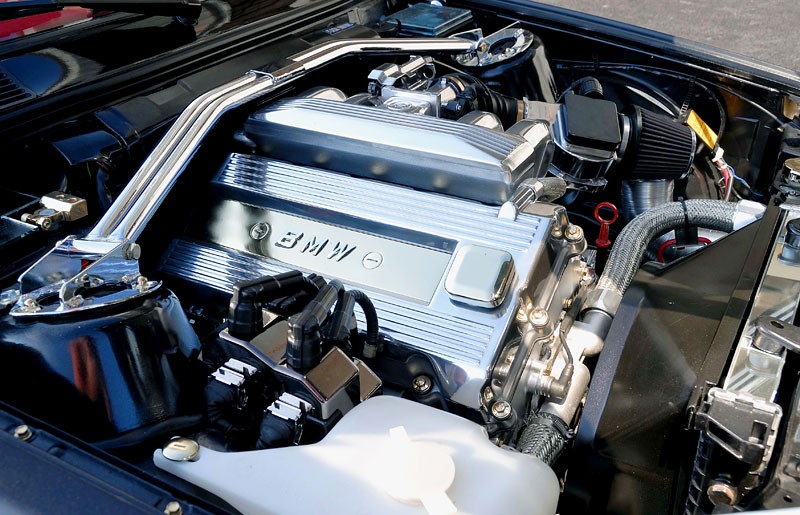 Garaż tunera: BMW 318is – forever young
